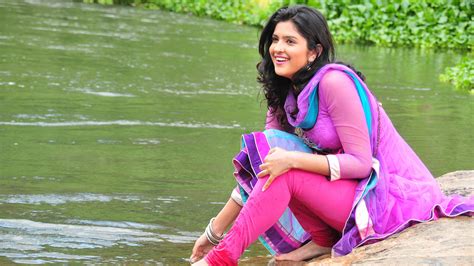 deeksha seth hot images|Deeksha Seth 4k Wallpapers .